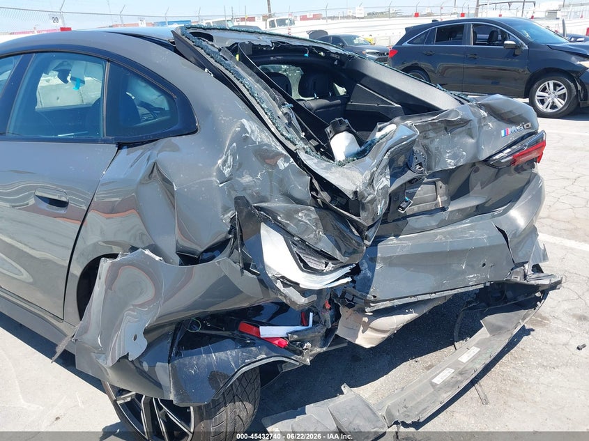 2023 BMW I4 auction photo 6