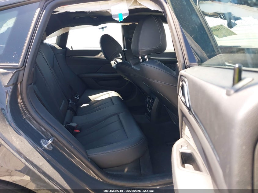 2023 BMW I4 auction photo 8