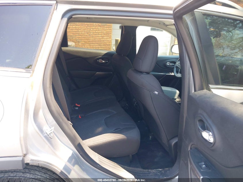 AtlanticExpress - Jeep Cherokee