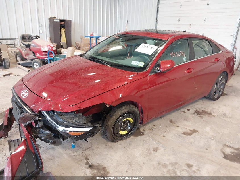 2024 HYUNDAI ELANTRA auction photo 2