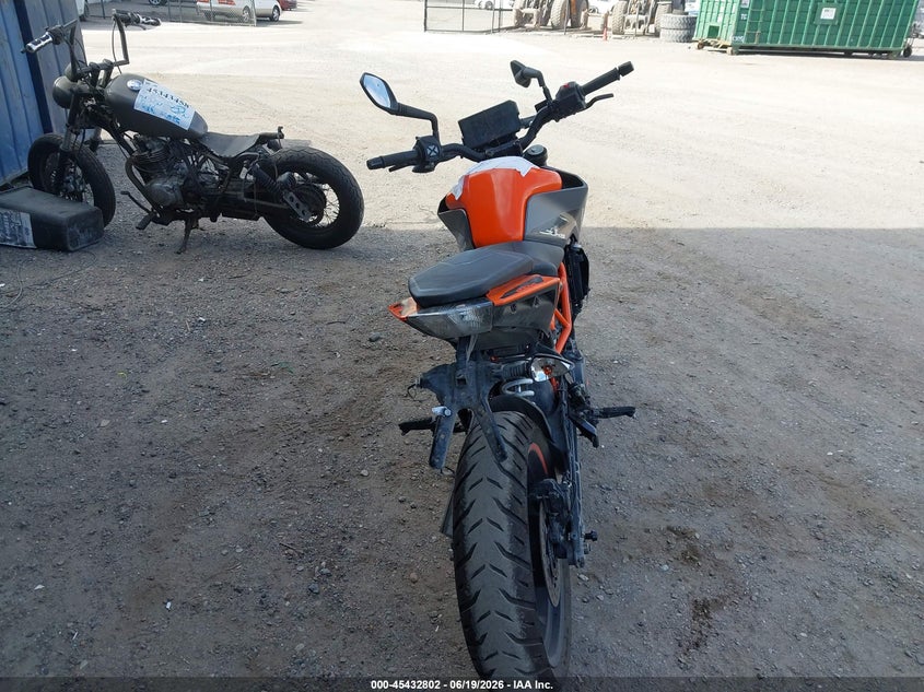 2023 Ktm 390 Duke VIN: MD2JPJ402PN201695 Lot: 45432802