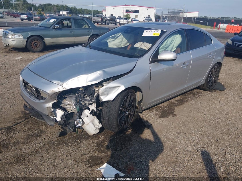 2016 VOLVO S60 auction photo 2