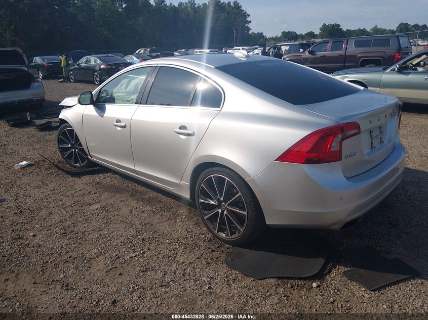 2016 VOLVO S60 auction photo 3