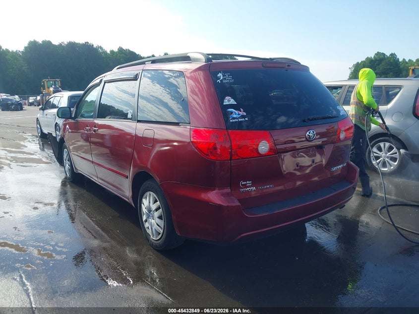 2008 TOYOTA SIENNA auction photo 3