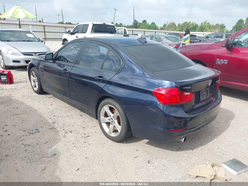 Vin: wba3b1g5xfnt05769, lot: 45931034, bmw 320i 20153