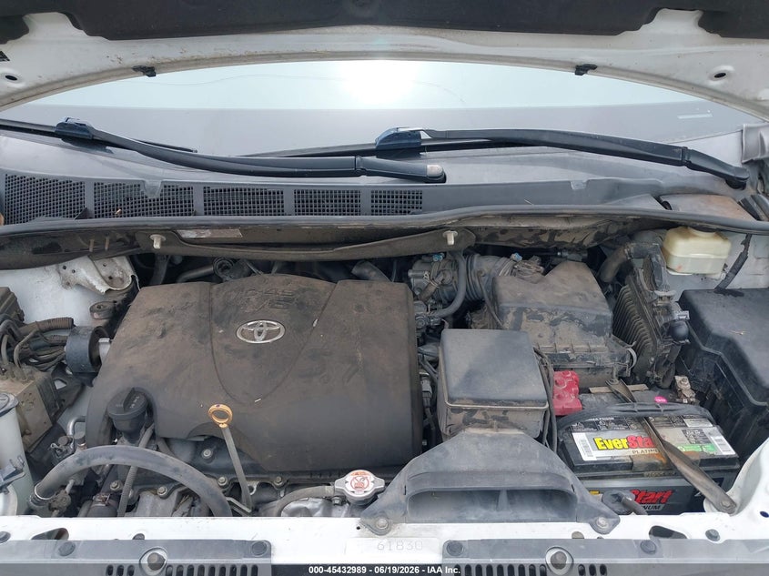 VIN 5TDYZ3DC4JS934983 2018 TOYOTA SIENNA XLE 8 PASSENGER