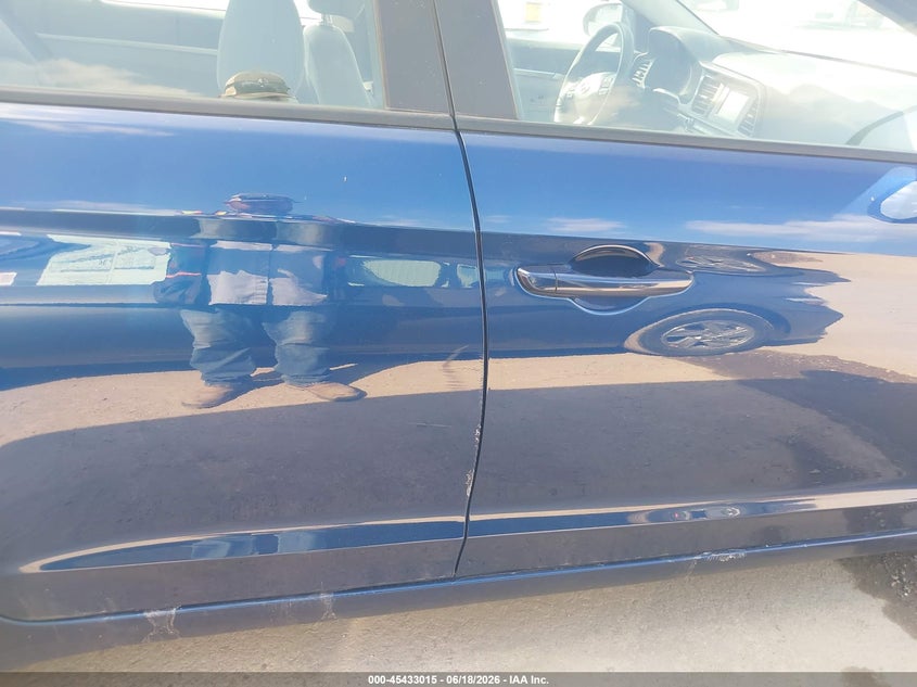 2020 HYUNDAI ELANTRA auction photo 6