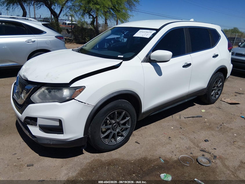 2017 Nissan Rogue, Front End, IAAI, VIN KNMAT2MT1HP608303 — photo 2