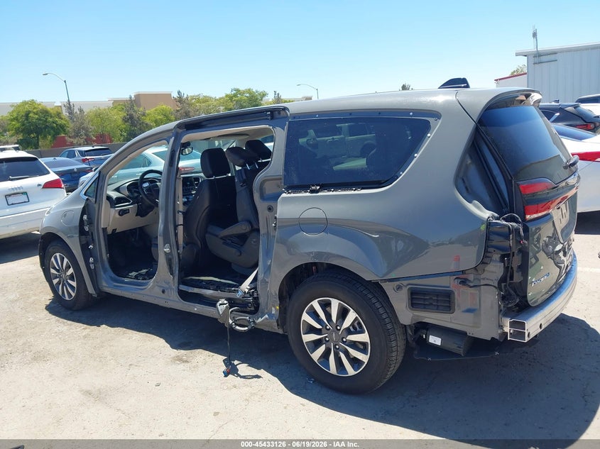 2023 CHRYSLER PACIFICA HYBRID auction photo 6