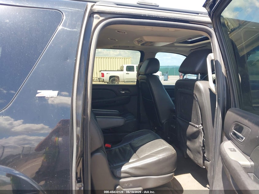 2011 Chevrolet Suburban Lt VIN: 1GNSKJE33BR285794 Lot: 45433128