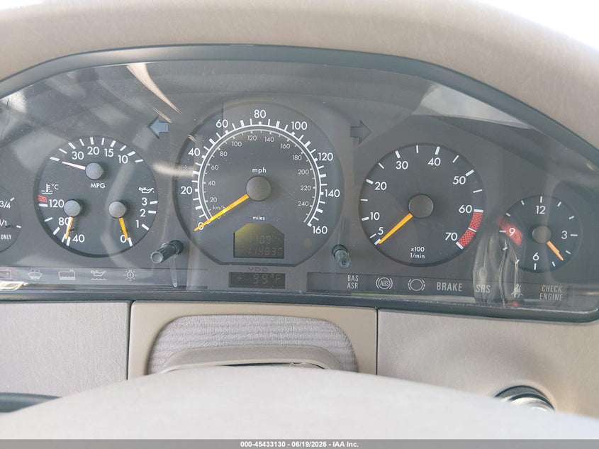 1998 Mercedes-Benz S 420 VIN: WDBGA43GXWA381272 Lot: 45433130