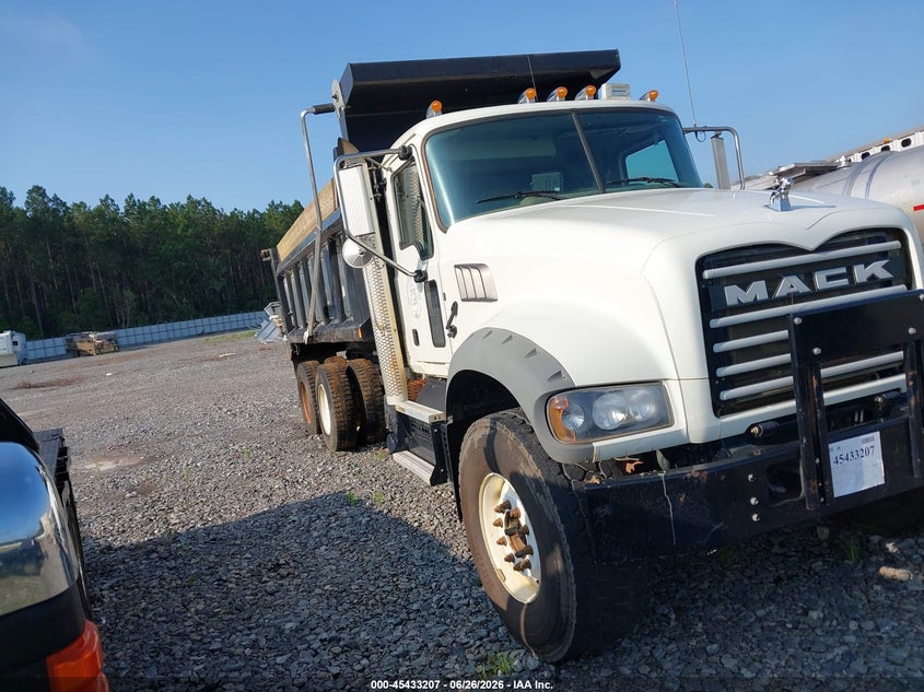 2020 MACK GRANITE auction photo 1