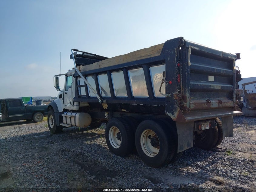 2020 MACK GRANITE auction photo 3