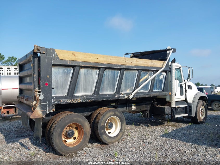 2020 MACK GRANITE auction photo 4