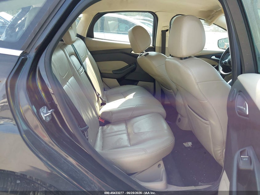 2012 FORD FOCUS auction photo 8