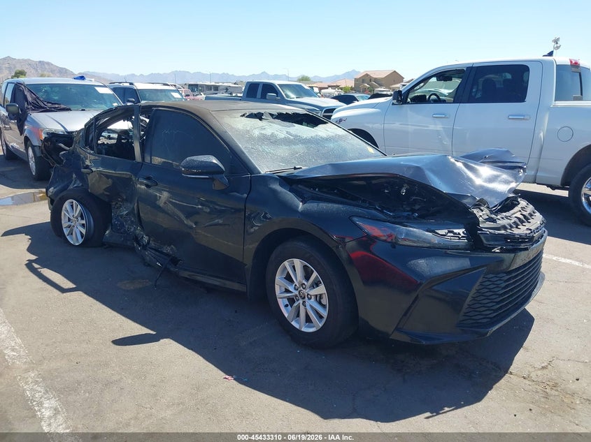TOYOTA CAMRY LE 2025