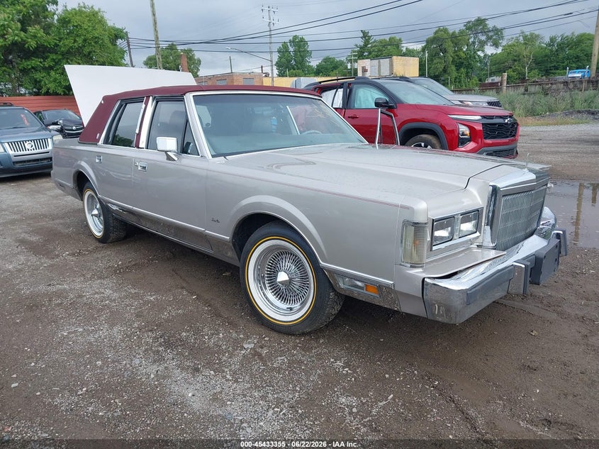 1988 Lincoln Town Car Signature