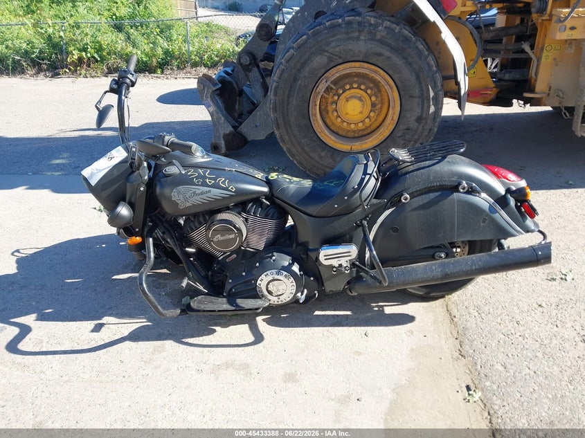 VIN 56KCCDAA8J3363790 2018 INDIAN MOTORCYCLE CO. CHIEF DARK HORSE