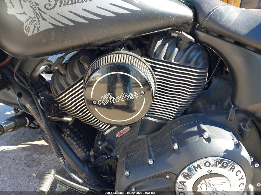 VIN 56KCCDAA8J3363790 2018 INDIAN MOTORCYCLE CO. CHIEF DARK HORSE