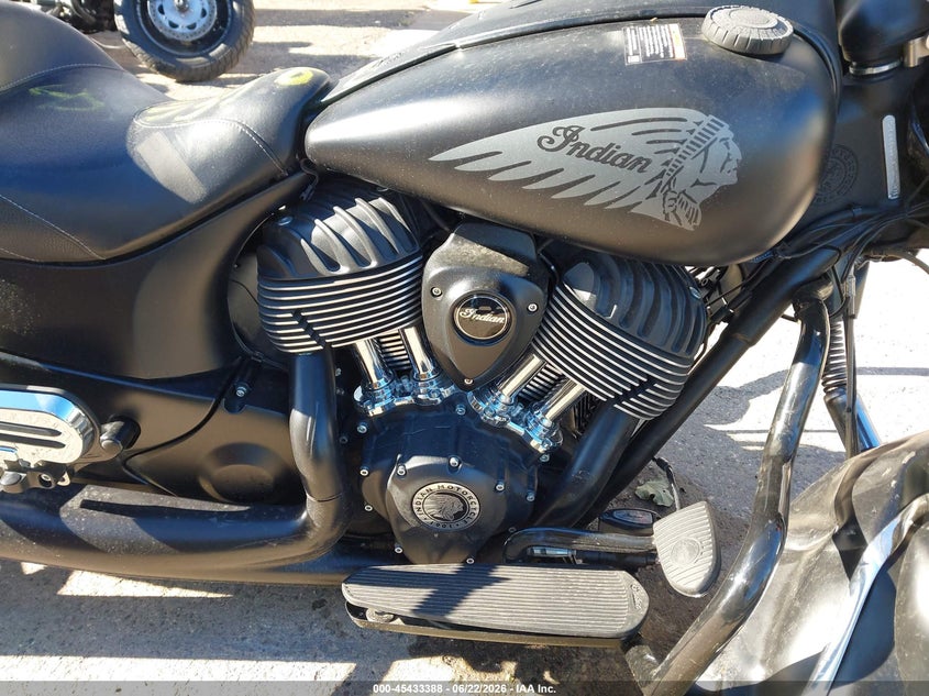 VIN 56KCCDAA8J3363790 2018 INDIAN MOTORCYCLE CO. CHIEF DARK HORSE