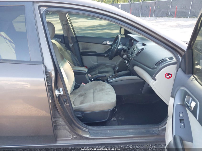 2013 KIA FORTE auction photo 5