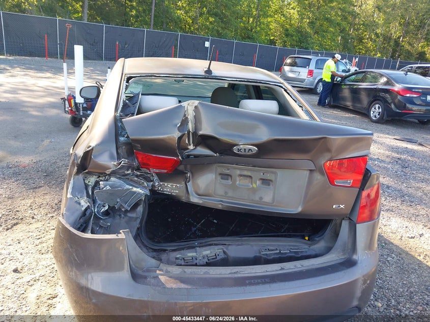 2013 KIA FORTE auction photo 6