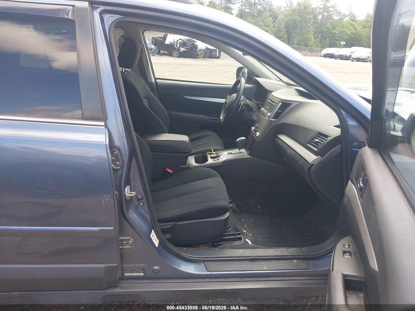 2013 SUBARU OUTBACK auction photo 5