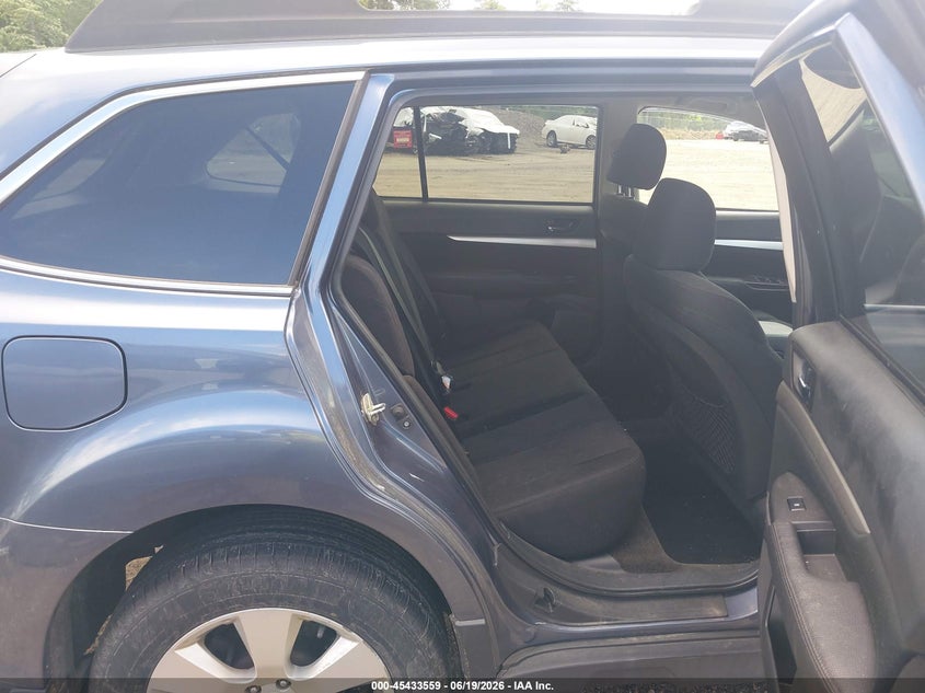 2013 SUBARU OUTBACK auction photo 8