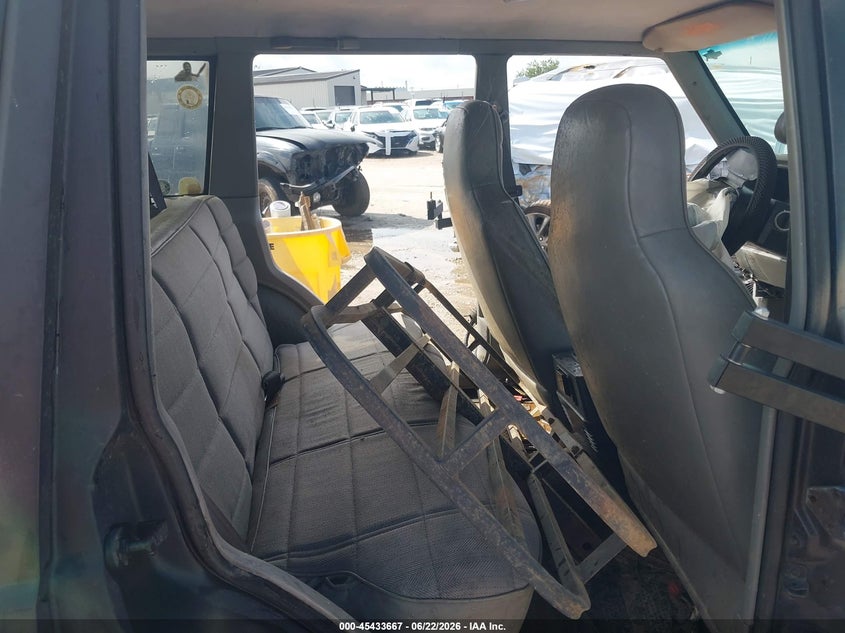1996 JEEP CHEROKEE auction photo 8