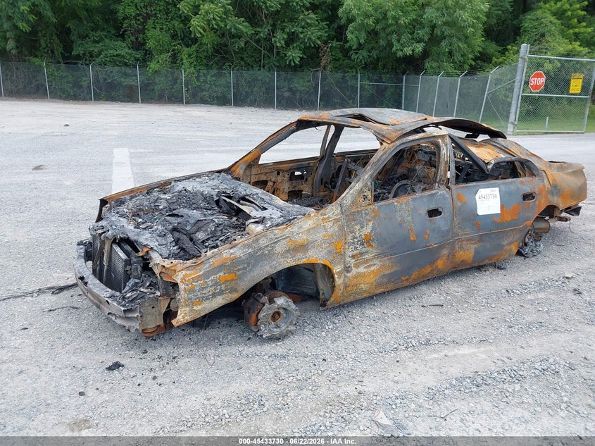 2005 CADILLAC DEVILLE auction photo 2