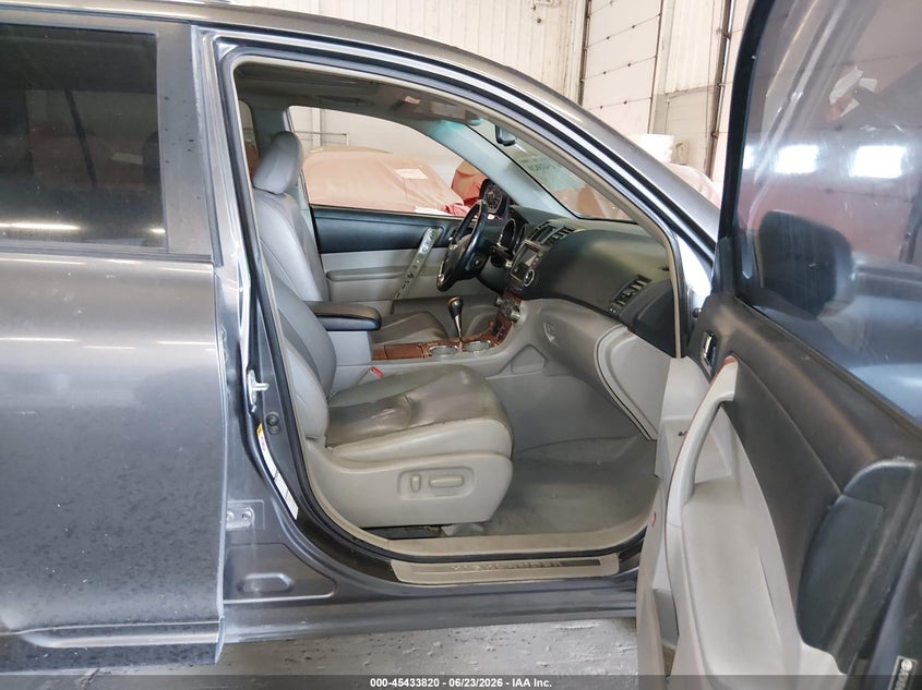 2010 TOYOTA HIGHLANDER auction photo 5