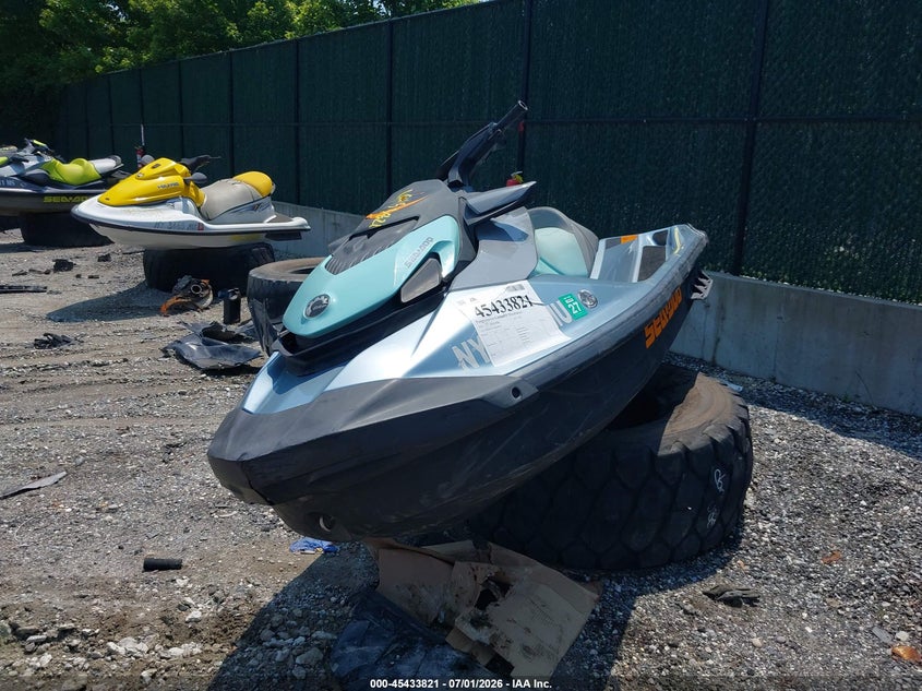 2023 SEADOO GTI 130 auction photo 2