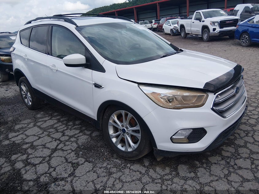 Vin: 1fmcu9g92hud48800, lot: 45932040, ford escape se 2017 img_1