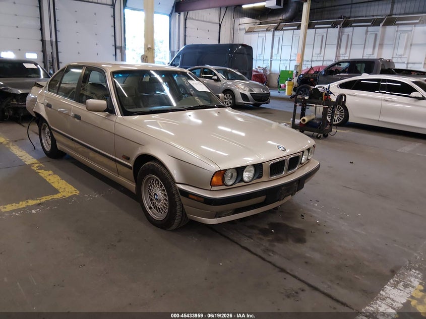 1995 BMW 525 — zdjęcie z aukcji