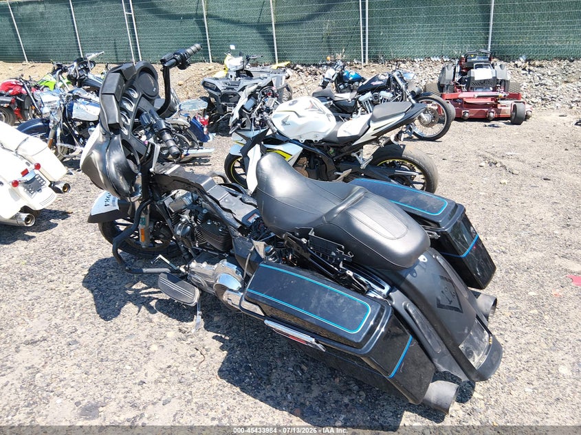 2014 HARLEY-DAVIDSON FLHX auction photo 3