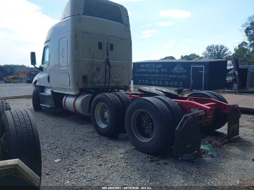 2015 FREIGHTLINER CASCADIA 125 auction photo 3