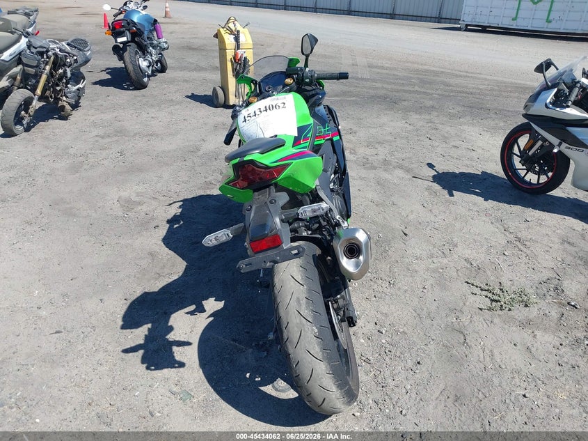 2024 KAWASAKI ZX400 auction photo 6