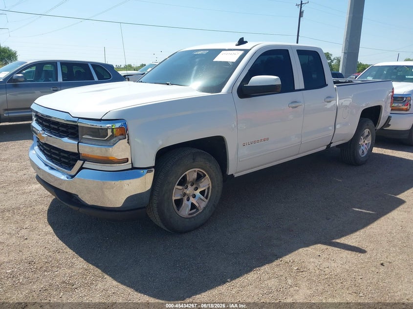 2018 Chevrolet Silverado 1500 Lt 1GCRCREC2JZ313456 photo 1