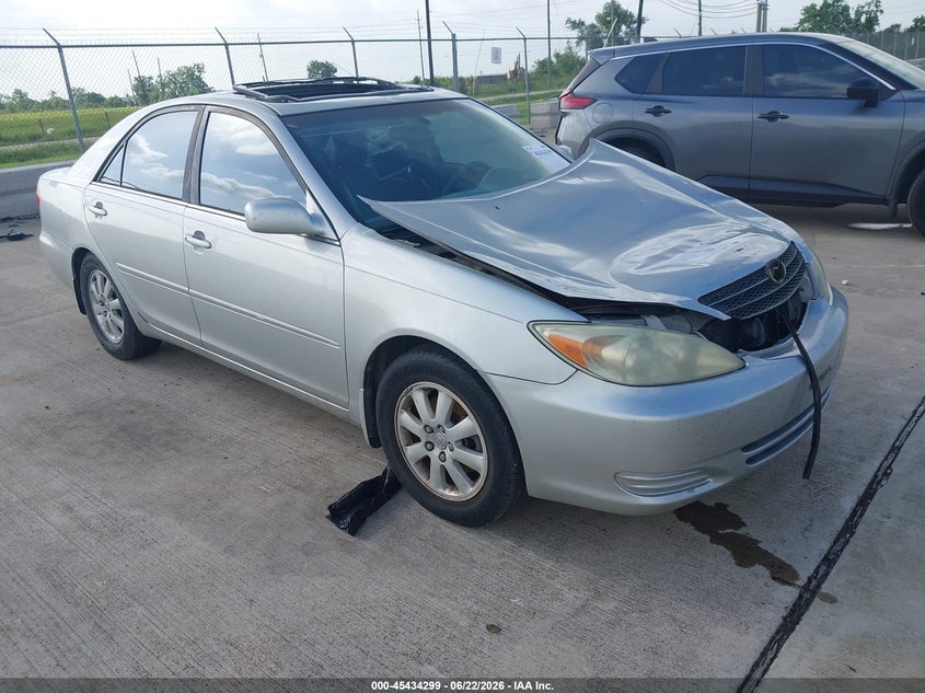2002 TOYOTA CAMRY XLE