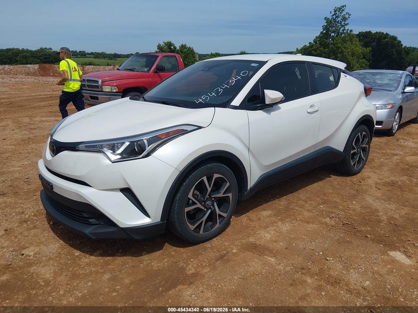 2019 TOYOTA C-HR auction photo 2