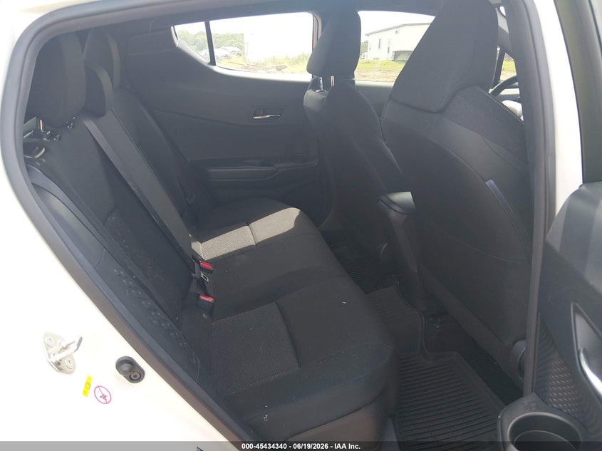 2019 TOYOTA C-HR auction photo 8
