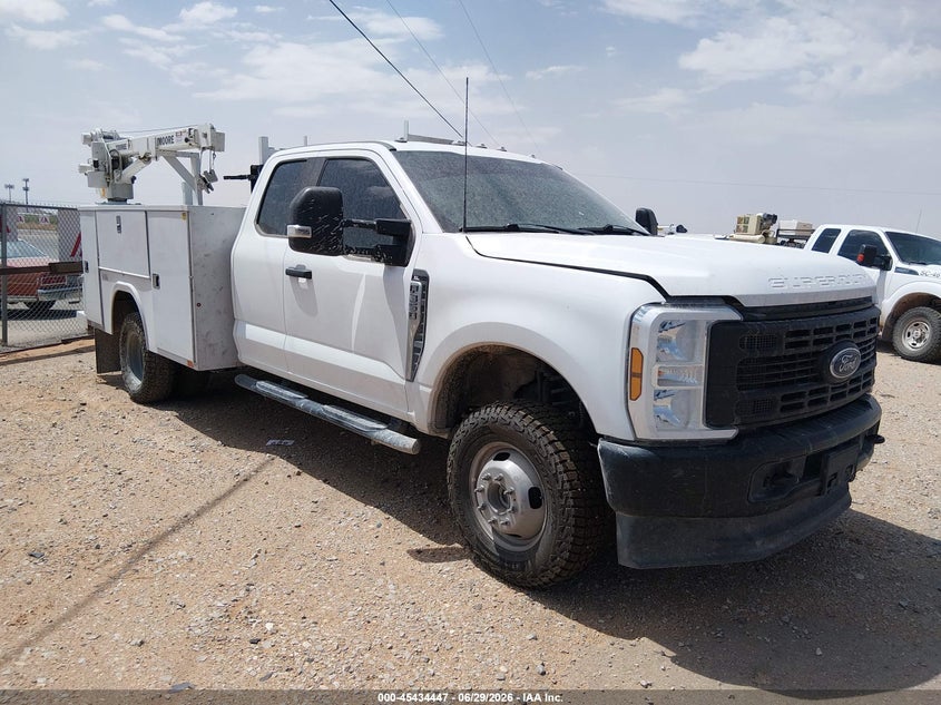 2024 FORD F-350 CHASSIS — zdjęcie z aukcji