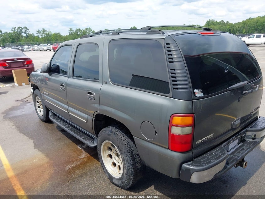 2002 CHEVROLET TAHOE auction photo 3