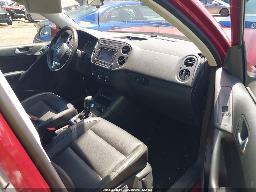 2014 VOLKSWAGEN TIGUAN auction photo 5
