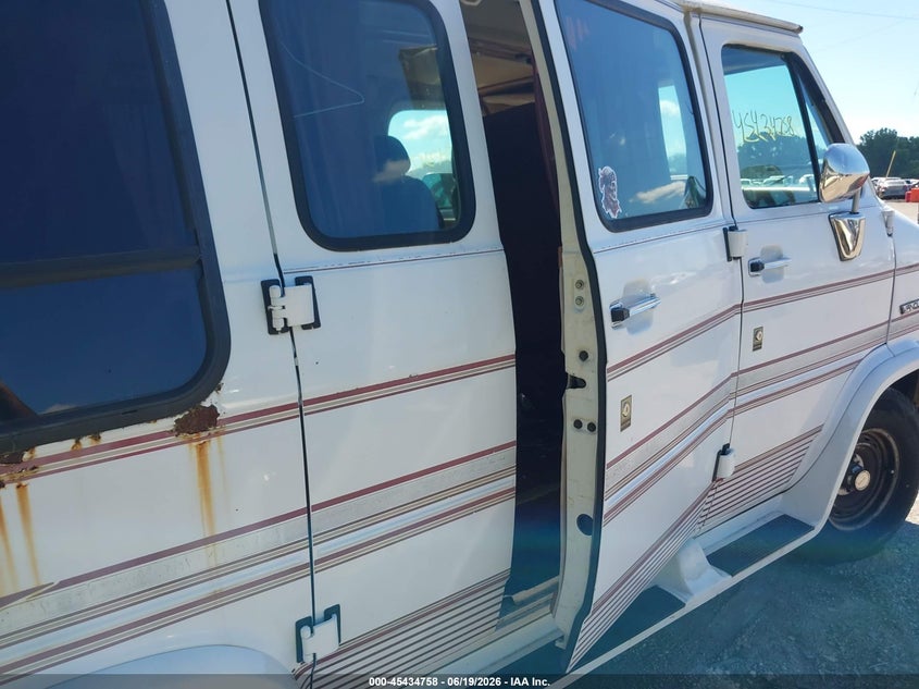 AtlanticExpress - GMC Rally Wagon / Van