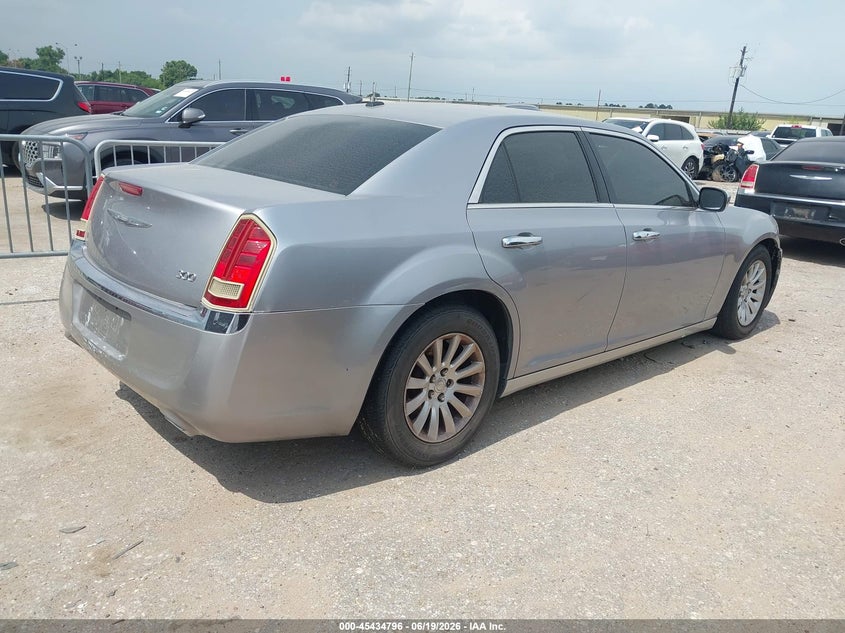 Vin: 2c3ccaagxdh626361, lot: 45932896, chrysler 300 motown 20134