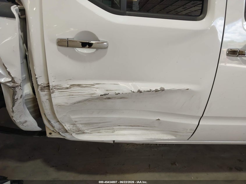 2010 NISSAN FRONTIER auction photo 6