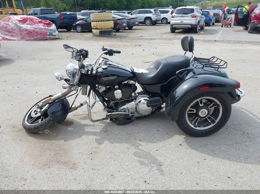 2015 Harley-Davidson Flrt Free Wheeler VIN: 1HD1MCM14FB859844 Lot: 45434867