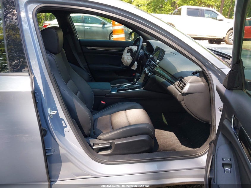 2022 HONDA ACCORD auction photo 5
