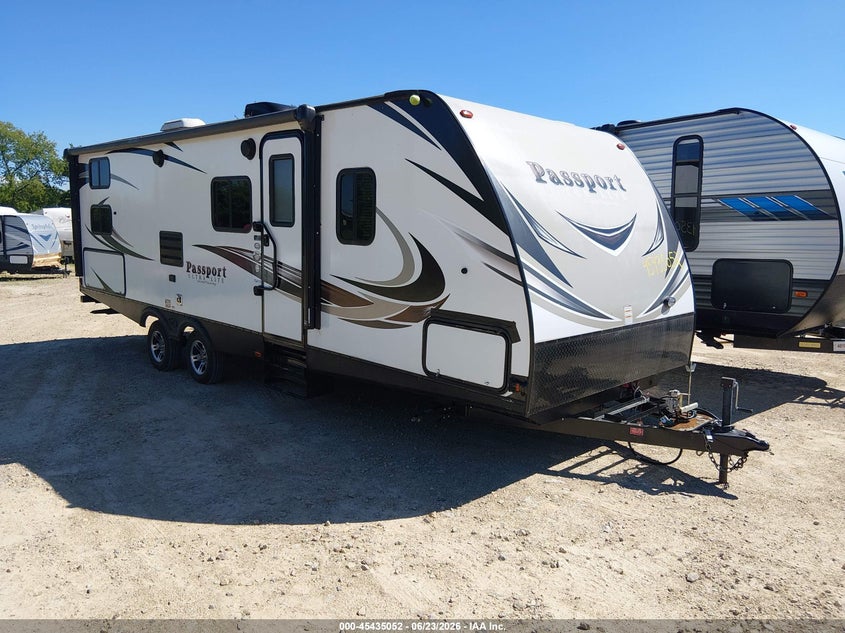 2017 KEYSTONE RV PASSPORT auction photo 5